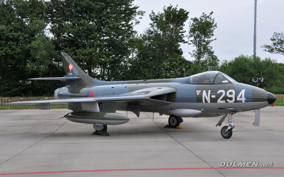 Hunter F.6A G-KAXF_N-294 DHHF.JPG